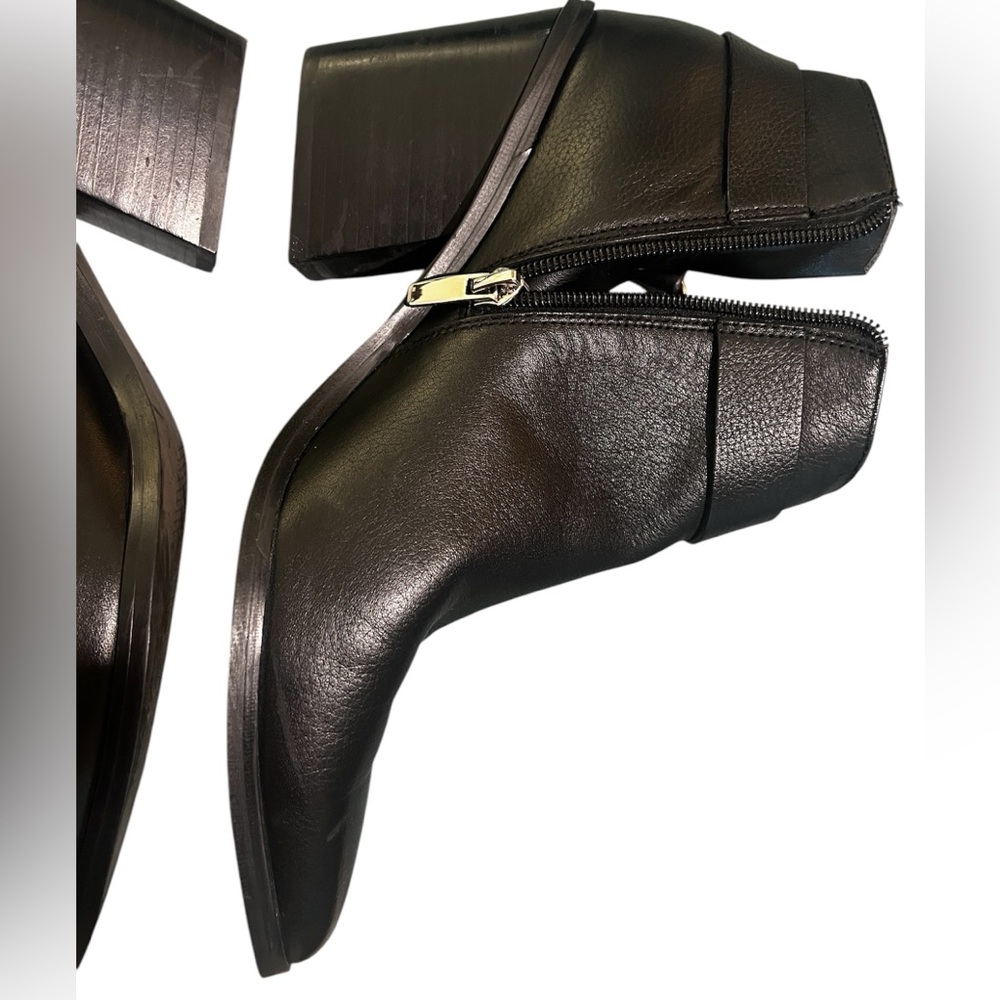 Nine West black leather w buckle heeled booties Size 9.5 - Picture 3 of 8